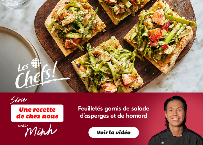 Feuilletés garnis de salade d'asperges et de homard - Voir la vidéo